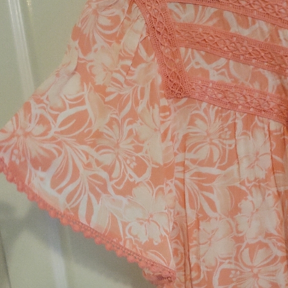 Como Blu szLg Womans  Peach Floral Lace accents butterfly short sleeve Blouse - Picture 3 of 5